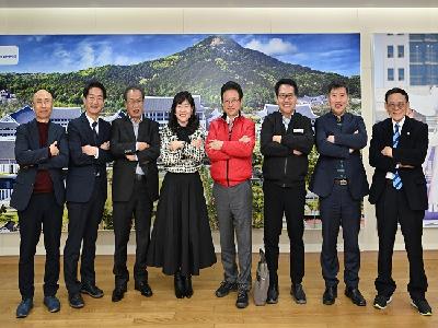  (사)한국인터넷언론협회, 이철우 도지사와 간담회...이철우 도시자, 저출산 극복과 창의력 중심 교육이 미래